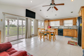 Sunny Port Isabel Golf Retreat, 5 Mi to Beaches!